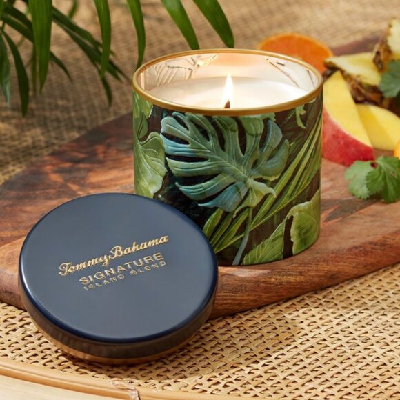 NWT, Tommy Bahama Island Blend 10.6 oz, Villa Fronds Candle Green Leaf Tin - Picture 2 of 12